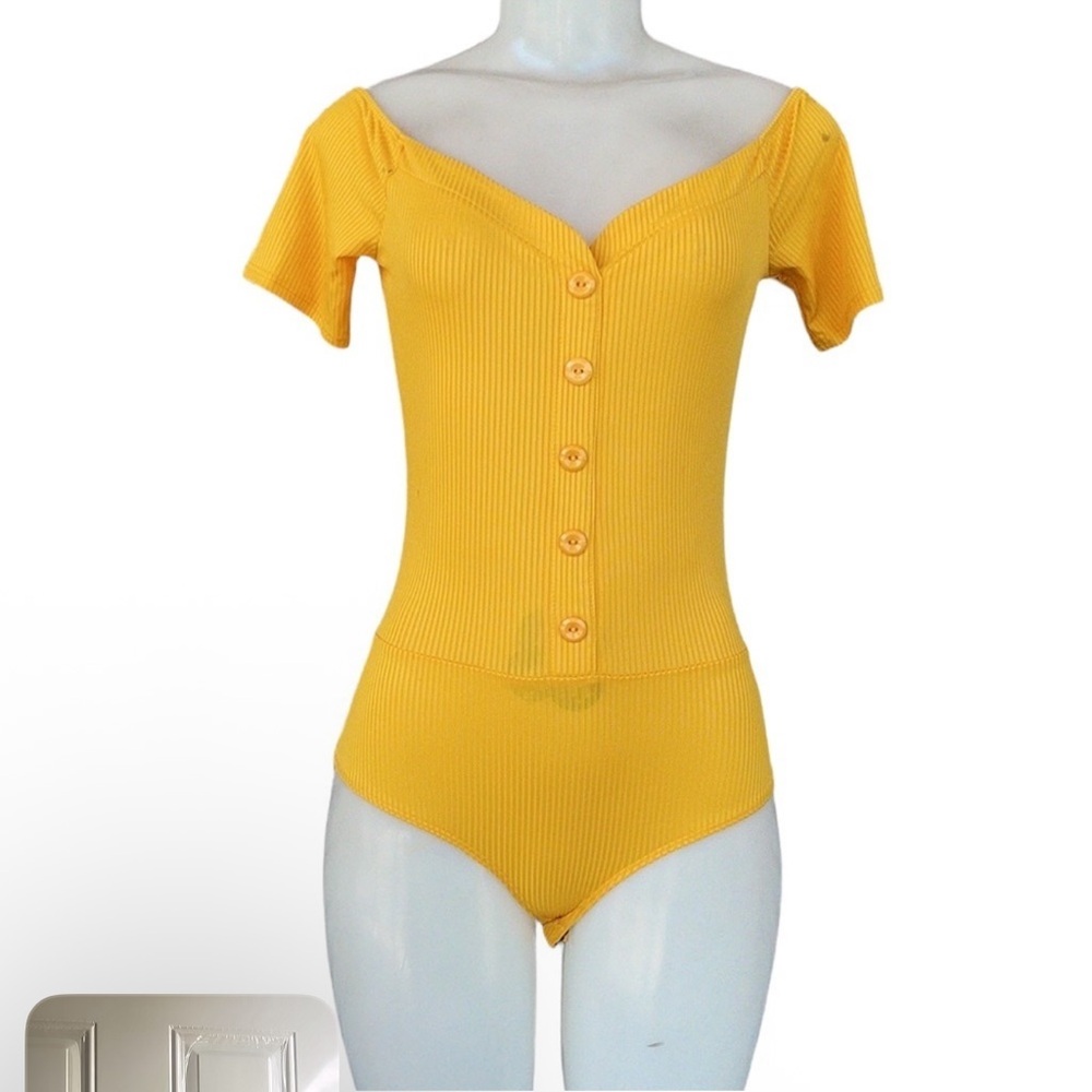 SJL Apparel Yellow Off-Shoulder Buttoned Bodysuit Size L